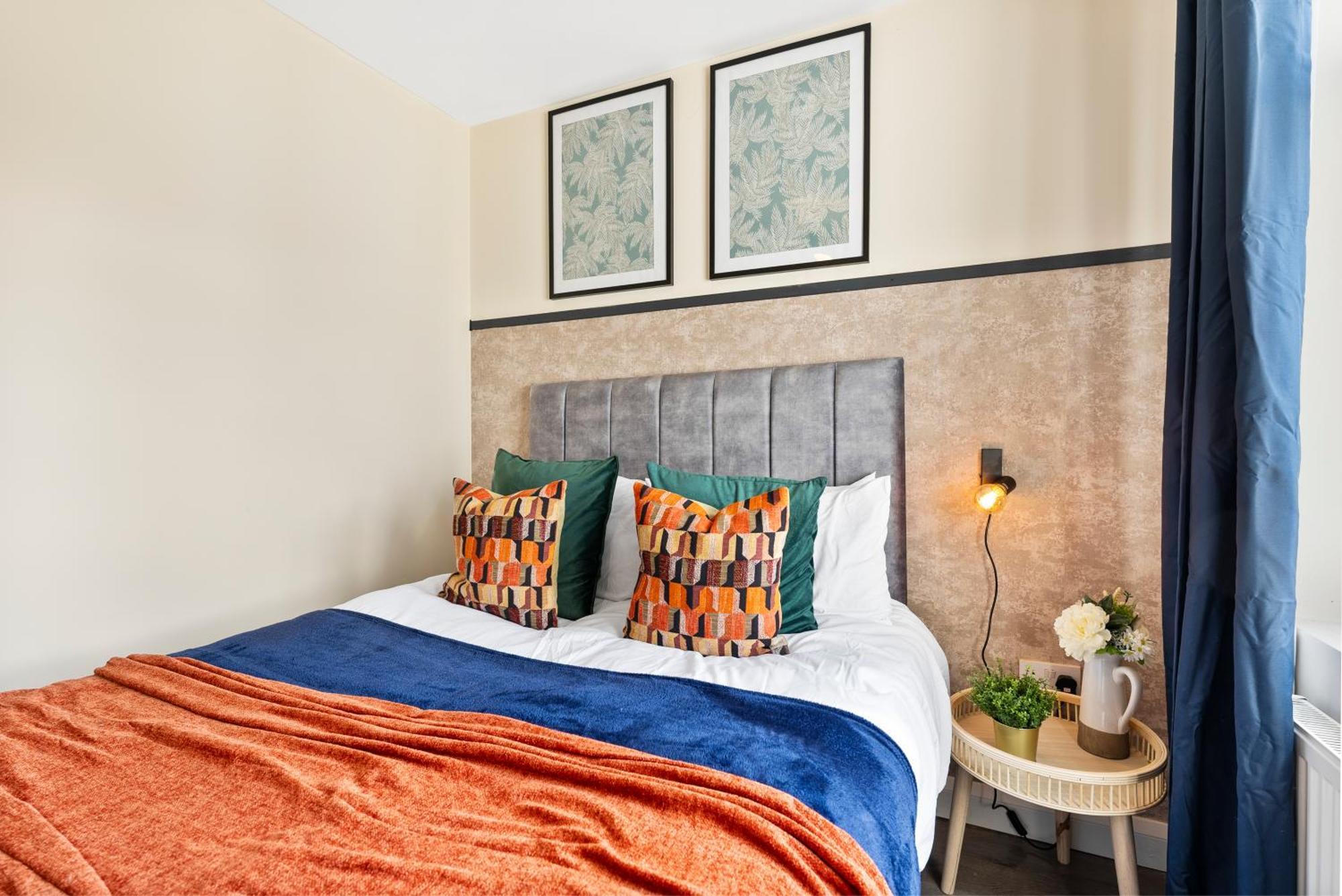 Stylish Wembley Gem - Parking -Sleeps 14 London Exterior foto