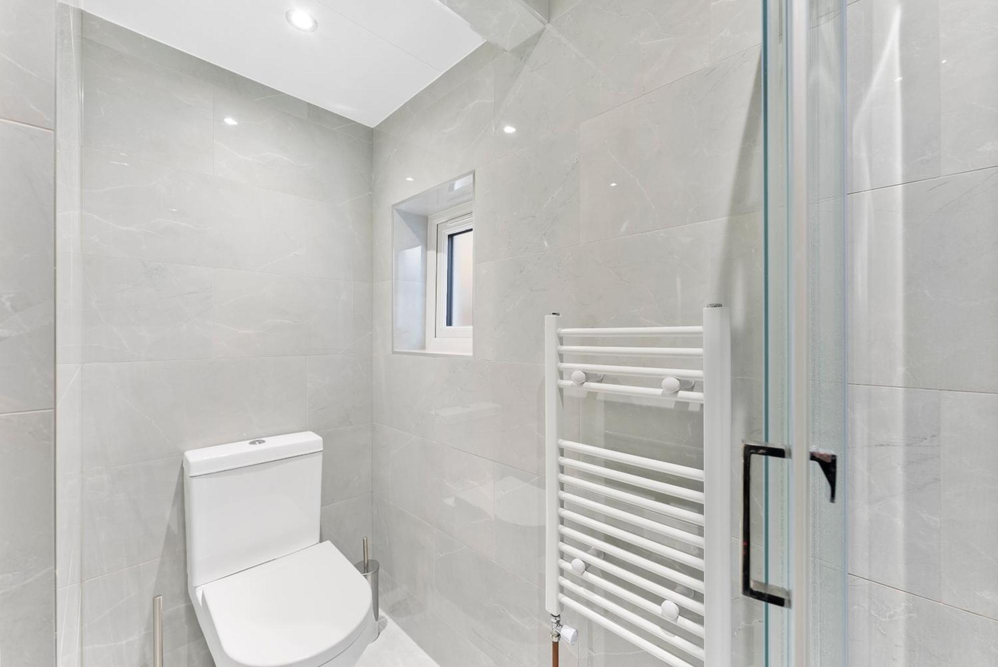 Stylish Wembley Gem - Parking -Sleeps 14 London Exterior foto