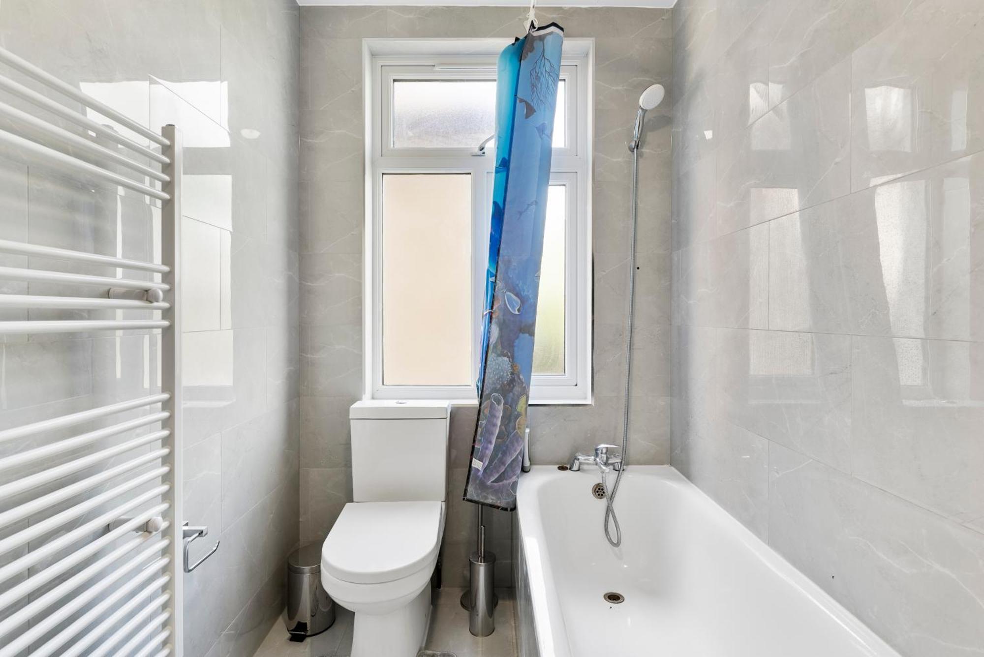 Stylish Wembley Gem - Parking -Sleeps 14 London Exterior foto